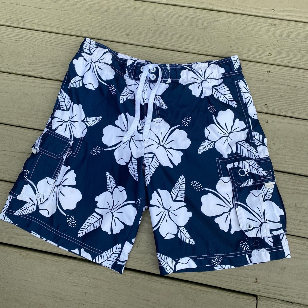 OP - Navy & White Floral Men's Swim Trunks, Size: M (fits 32”-34”)